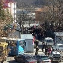 Sırplar Kuzey'deki Mahkemeyi Abluka Altına Aldı