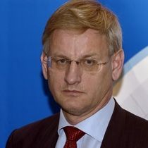 Bildt: Diyalog Başladığı İçin Çok Mutluyuz