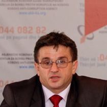 Preteni: Bu Yıl Çok Sayıda Bakan Soruşturma Altında