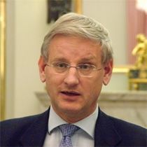 Bildt'ten Kosova ve Sırbistan'a Çağrı