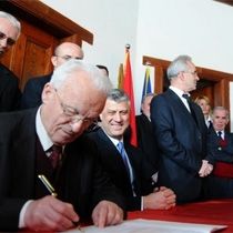 Eski Mahkûmlara Yaklaşık 40 Milyon Tazminat