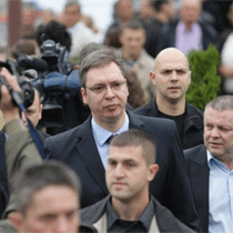 Kosovalı Sırplar Vuçiç'i  Ağırladı