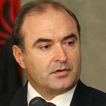 Haxhinasto,  Kosova'nın Bölünmesi ve Toprak Değişimine Karşı