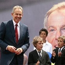 Tony Blair Bugün Kosova'da