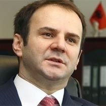 Thaçi Yorumlamadı, Kuçi "Gürültülü Hakaret" dedi