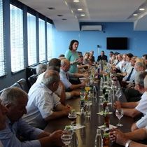 Jahjaga, Bağımsızlık Bildirgesi Milletvekilleriyle Görüştü