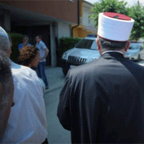Cuma Namazında Polis Hazırlıklıydı