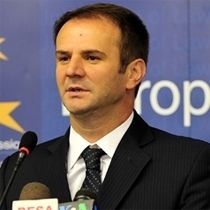 Kuqi, Brüksel'de İlerleme Raporunu Sunuyor