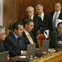 Sırbistan Dipnotu Kabul Ediyor