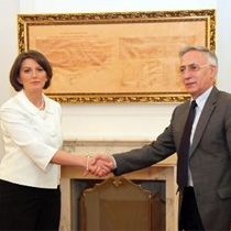 Jahjaga ve Kraniqi Mevkidaşları Gül ve Çiçek'e Taziye Mesajları Gönderdi