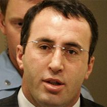 2004-te Bıraktığı Görevi Devam Edecektir