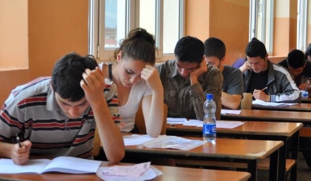 Mezuniyet Sınavının İlk Bölümü Az Önce Başladı