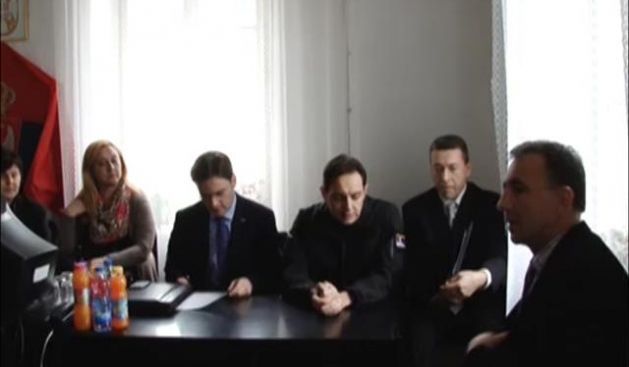 Vulin ve Selakoviç İzin Alarak Kosova'da Sırplarla Görüştüler