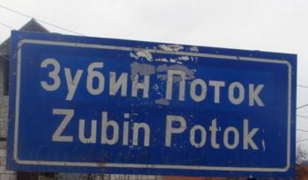 Sırplar Zubin Potok'ta Yolu Engelledi