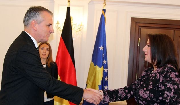 Blomeyer, Jahjaga'ya Güven Mektubunu Teslim Etti