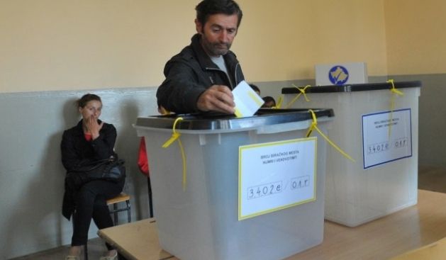 MSK, Mitroviça Kuzeyindeki Üç  Oylama Yerinde Seçimleri İptal Etti