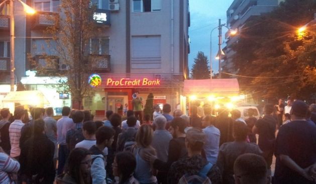 Meclis Önünde Toplanan Vatandaşlar Af Yasasına Karşı