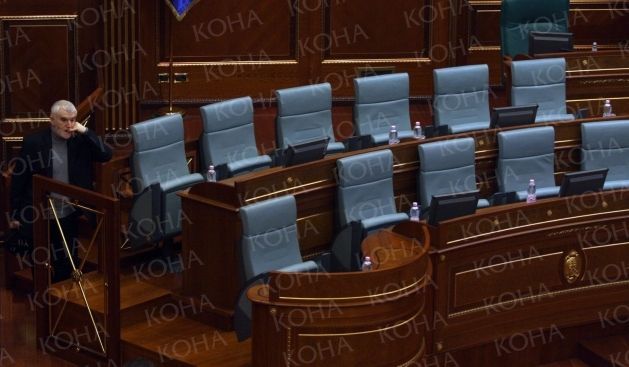 KMB Konusunda Tartışmalar Meclis Toplantısını Kestirdi