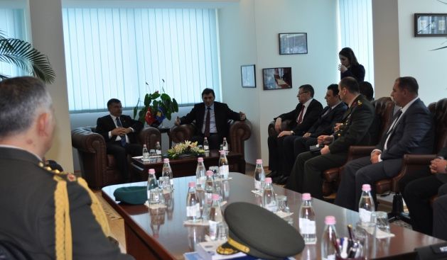 Bakan Yağcılar, Türkiye Savunma Bakanı Yılmaz'ı Kabul Etti