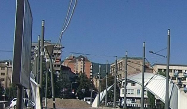 Hükümet Kuzey Mitroviça Belediyesi'nin Kurulmasında Kararsız