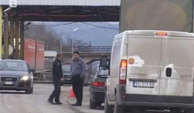 Kosova Polisi "Posta Srbije" Çalışanlarını Tutukladı