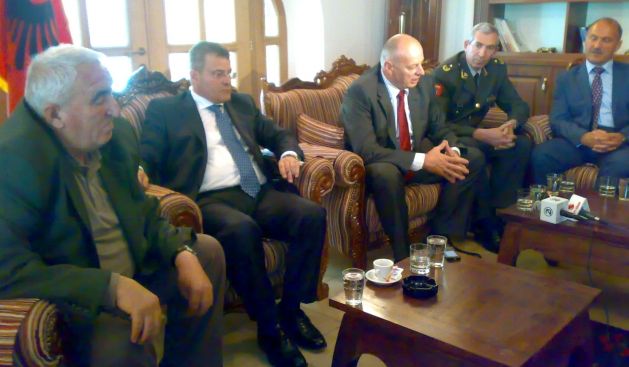 Imami ve Çeku, Haradinaj Ailesini Ziyaret Etti