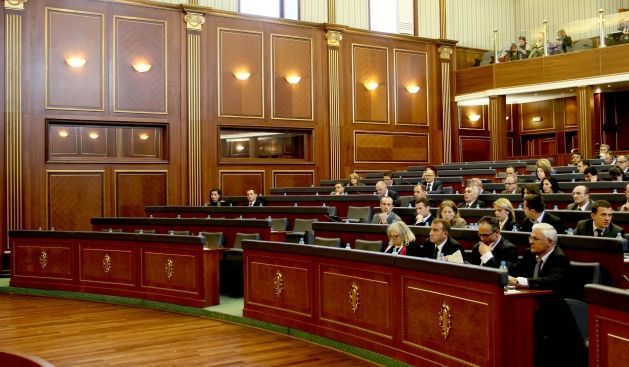 PDK, Sırbistan ile Müzakerelerin Sürdürülmesi Şartının Kaldırılması İçin Mücadele Ediyor