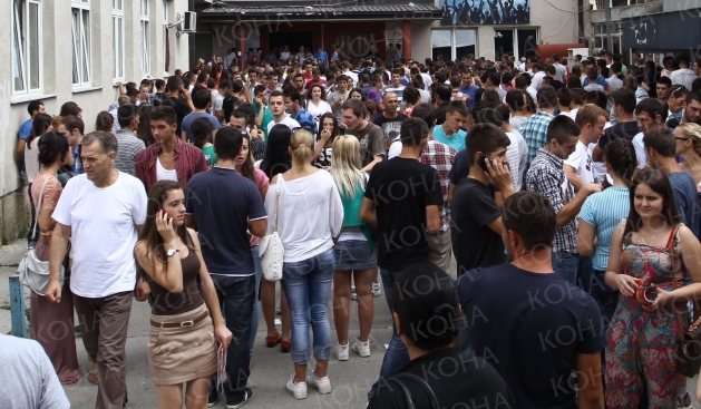 Priştine Üniversitesinde İkinci Kayıt Dönemi İki Hafta Sonra