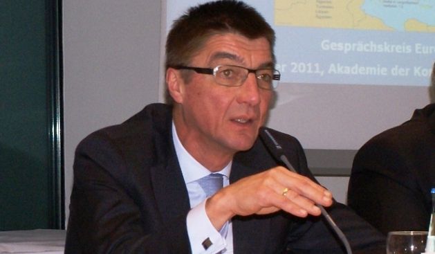 Almanya'nın Sırbistan'a Şartı, Kosova İle İyi İlişkiler