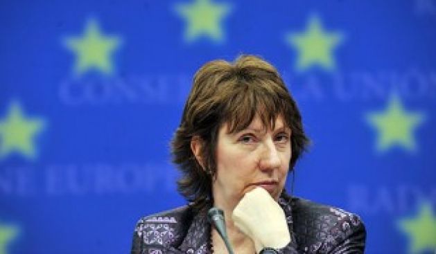 Ashton: Thaçi ve Daçiç'i Uzlaşmaları İçin Brüksel'e Davet Ettim