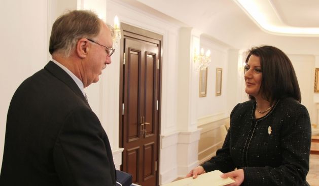 Avustralya Elçisi Başkan Jahjaga'ya Güven Mektubunu Teslim Etti