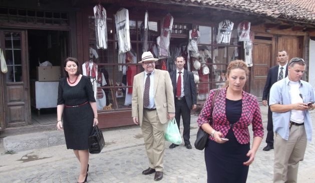 Jahjaga ve Dell Yakova'da