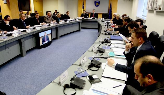 Thaçi Bakanları Uyardı