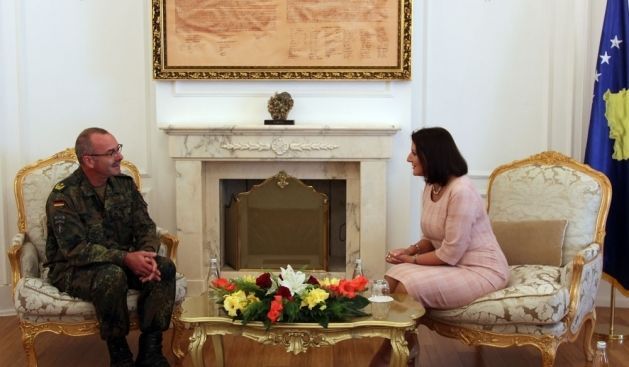 Jahjaga, KFOR Komutanı Walker Halbauer'i Kabul Etti