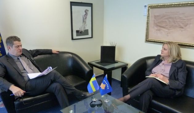 AB, Kosova'da Sırp Seçimlerine İzin Vermesin