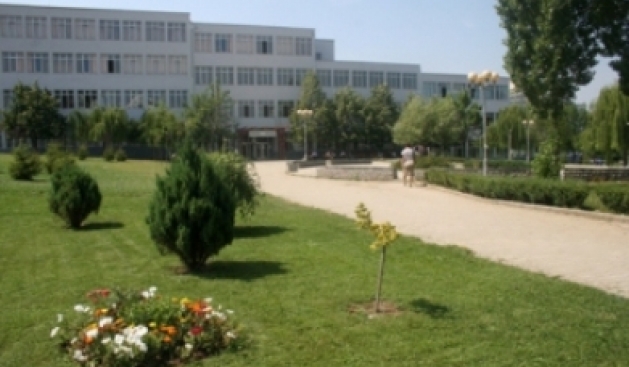 Priştine Üniversitesi Yeni Akademik Yılına Gecikmeyle Başladı