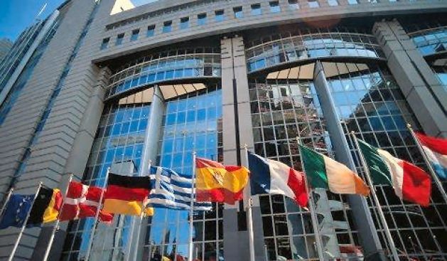 Kosova ve Sırbistan Başbakanları Brüksel'e Davet Edilecekler