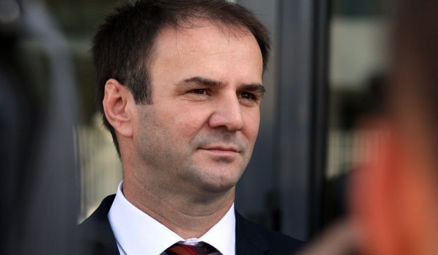 Kuçi, Kurti'ye Hükümet ile Diyalog Sundu