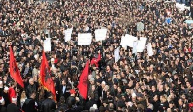 Makedonyalı Arnavutlar da Yarın Priştine Protestosunda