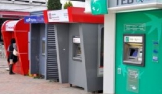 Bankalar Hizmetlerden Geçen Yıl 36.4 Milyon Avro Kazandı