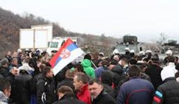 Sırplar Jarinje, Rudare ve İbre'de Protesto Düzenledi