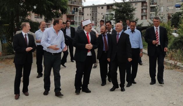 Tërnava ve Mustafa, Cami İçin Tahsis Edilen Yeri Ziyaret Etti