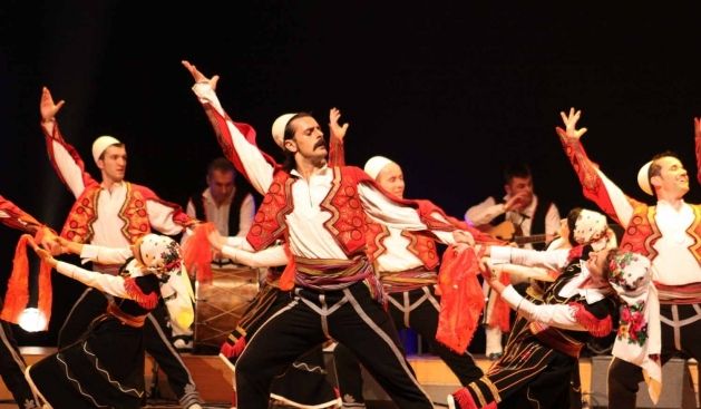 Shota' Halk Dansları Ekibi Türkiye'ye Gitti