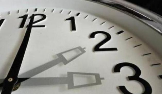 Pazar Günü Saatler 1 Saat İleri Alınacak