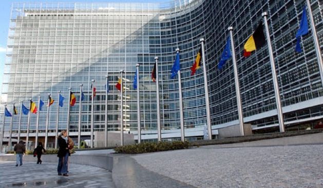 AB, Kosova'ya Rehberi Erteliyor