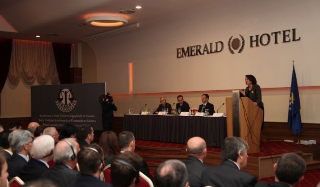 Jahjaga, Yasanın Tam Uygulanmasını İstiyor