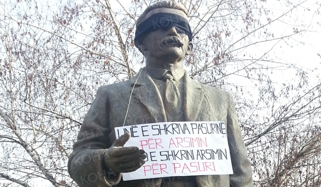 Öğrenciler, "Hasan Prishtina'nın" Gözlerini Kapattı