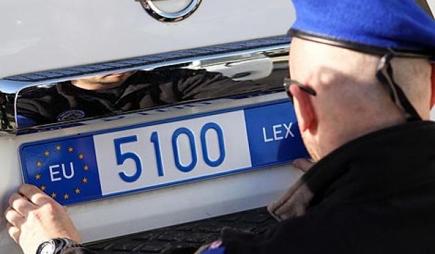 EULEX Park Yerine Molotof Kokteyli Saldırı