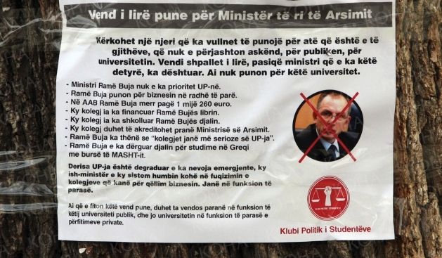 Öğrenciler, Eğitim Bakanını Görevden Aldı!