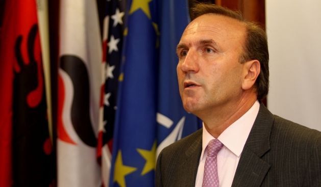 Hoxhaj, Gashi'nin Rektör İçin Yarışacağını Doğruladı